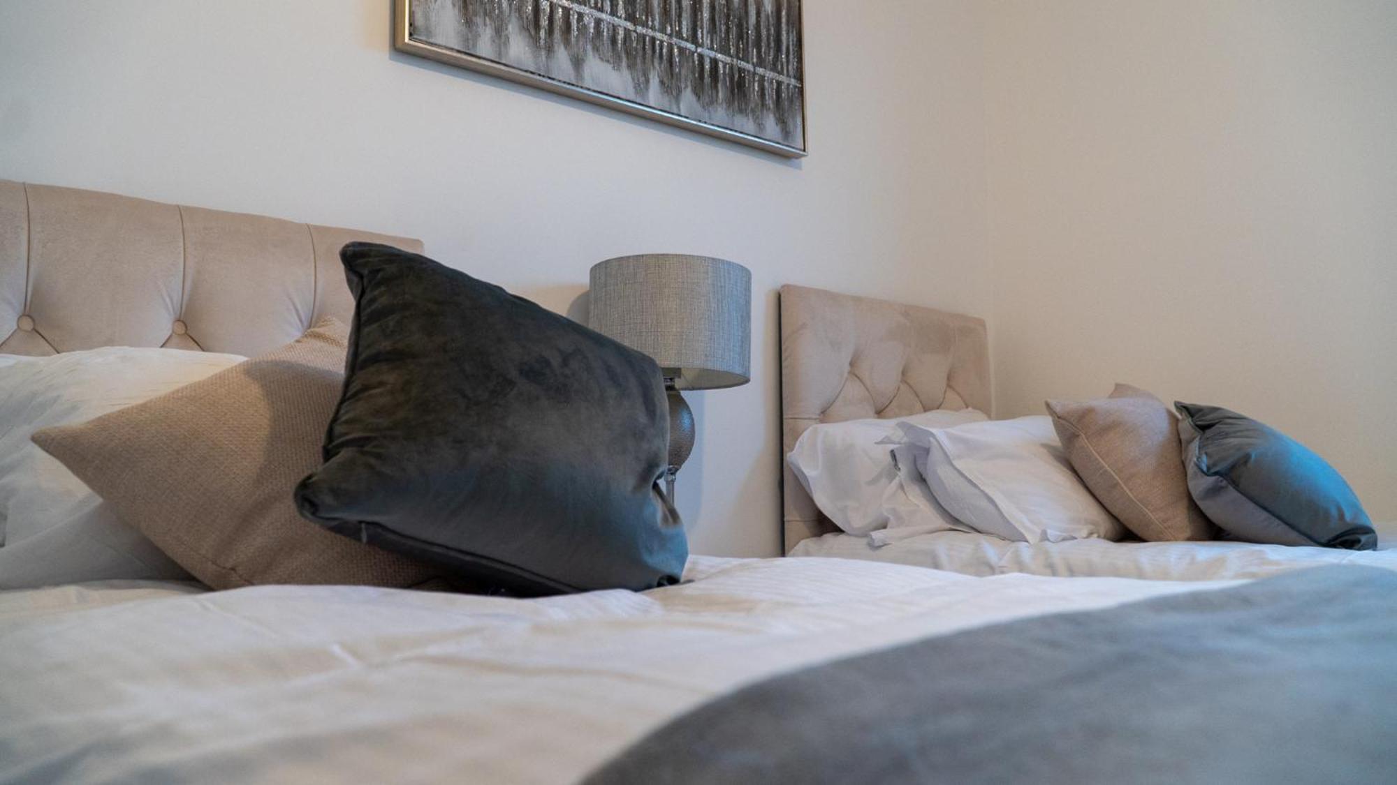 Ferienwohnung Lovely 2 Bed Penthouse In Loughton Central Location Exterior foto